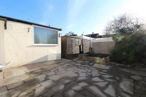 3 bedroom terraced house to rent, Albany Court, Stapleford, NG9 8LB