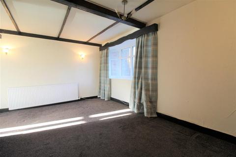 3 bedroom terraced house to rent, Albany Court, Stapleford, NG9 8LB