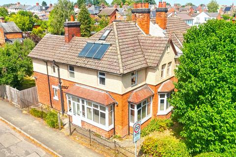 4 bedroom end of terrace house for sale, Coventry Road, Market Harborough LE16