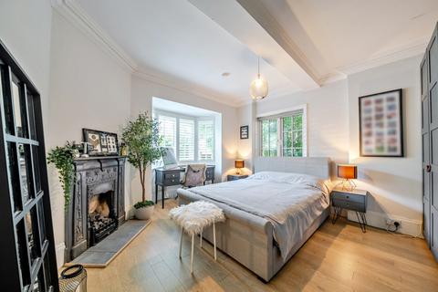 2 bedroom flat for sale, Valley Road, Streatham, London, SW16