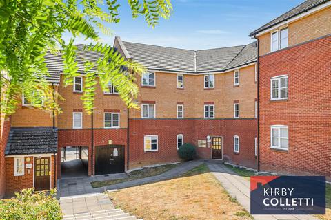 2 bedroom apartment for sale, Plomer Avenue, Hoddesdon