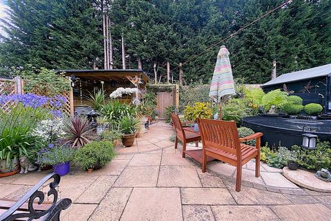 2 bedroom bungalow for sale, Wolsey Way, Syston, Leicester