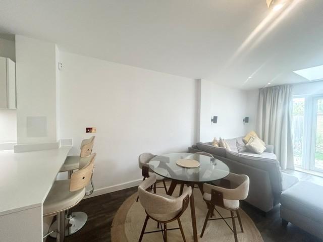House in Romford - View 2