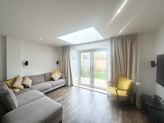 House in Romford - More