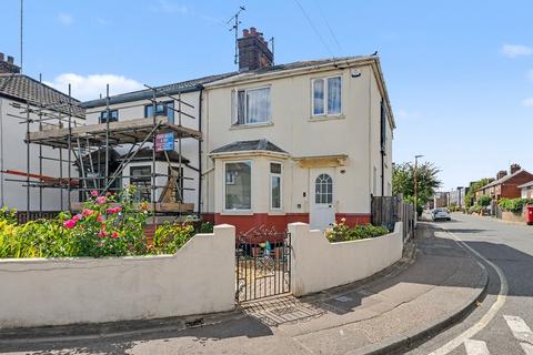 3 bedroom semi-detached house for sale, Goldlay Gardens, Chelmsford CM2