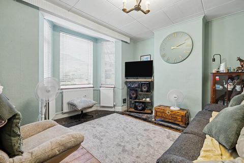3 bedroom semi-detached house for sale, Goldlay Gardens, Chelmsford CM2