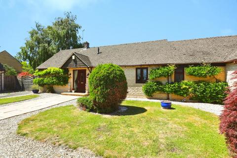 2 bedroom bungalow for sale, Station Meadow, Bourton-on-the-Water, Cheltenham, Gloucestershire, GL54