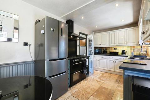 2 bedroom bungalow for sale, Station Meadow, Bourton-on-the-Water, Cheltenham, Gloucestershire, GL54