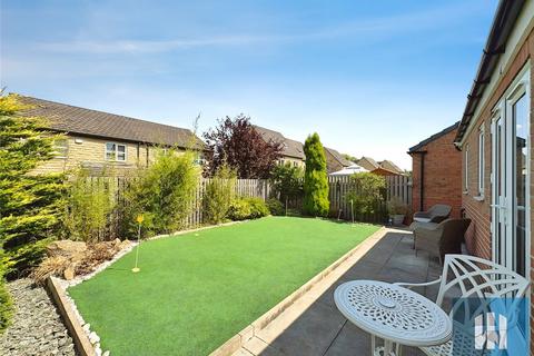 3 bedroom detached house for sale, Calder Close, Mirfield, WF14