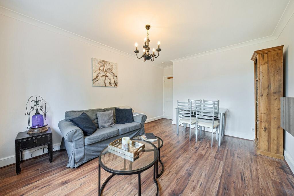 Apartment in London - View 3