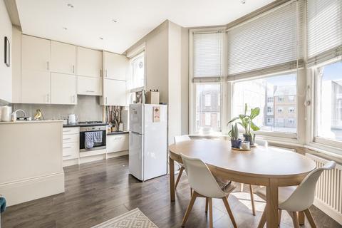2 bedroom flat for sale, Cavendish Road, Balham, London, SW12