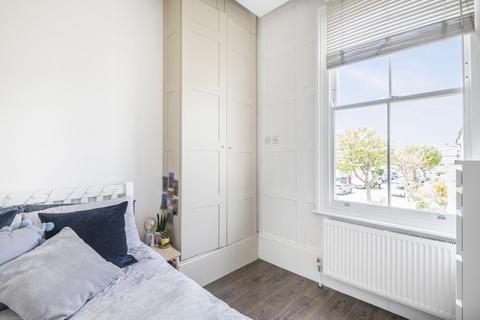 2 bedroom flat for sale, Cavendish Road, Balham, London, SW12