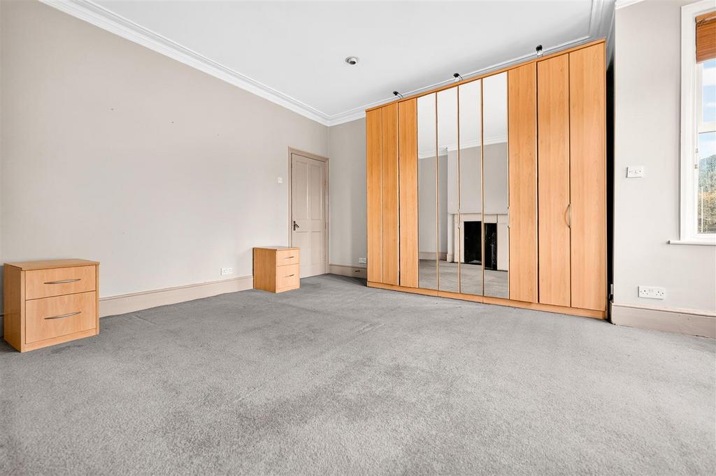 Walk-in wardrobe