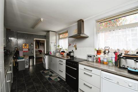 4 bedroom terraced house for sale, Alexandra Road, Skegness