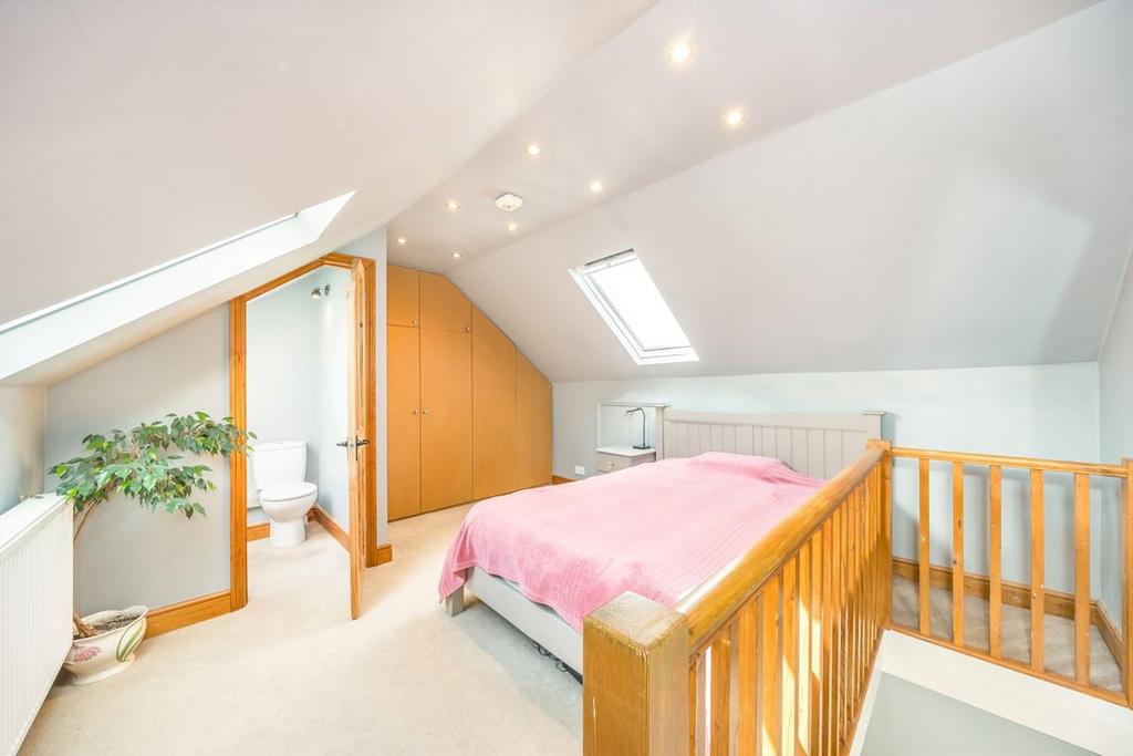 Master bedroom, en suite