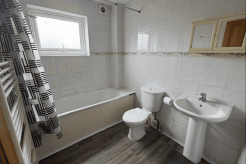 1 bedroom apartment to rent, Clark Way, Hounslow, TW5