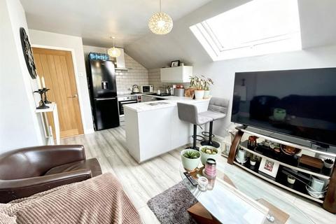 2 bedroom apartment for sale, London Road, Luton, Bedfordshire, LU1 3TY