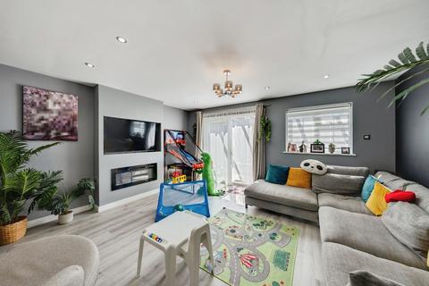 3 bedroom end of terrace house for sale, Myrtle Close, Erith DA8