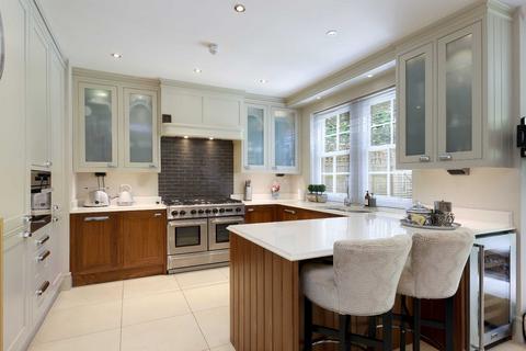3 bedroom semi-detached house for sale, Oak Wood Place, Gerrards Cross, Buckinghamshire, SL9