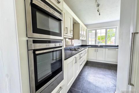 4 bedroom detached house for sale, Carlisle Grove, Buxton