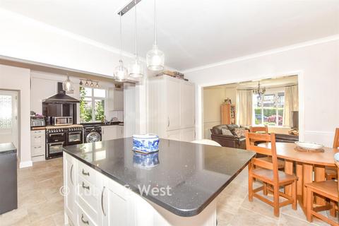 4 bedroom detached house for sale, Parklands Avenue, Bognor Regis PO21