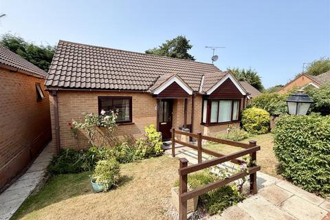 2 bedroom bungalow for sale, Cheyne Gardens, Hall Green, Birmingham