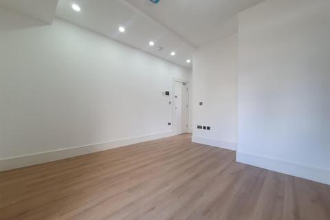 2 bedroom flat to rent, Reston House, 1a Western Road, Romford