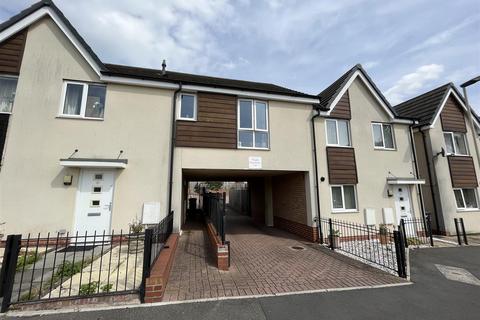2 bed flat/apartment for rent in Hackett Drive, DUDLEY, DY1