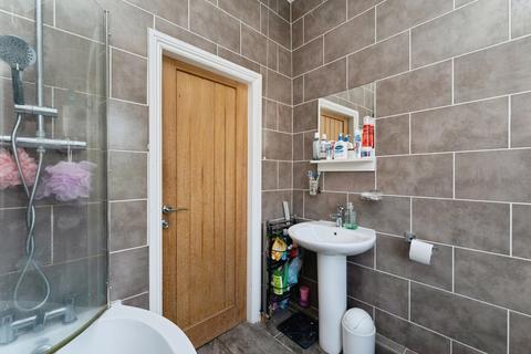 4 bedroom end of terrace house for sale, South Avenue, Rhyl, Denbighshire, LL18