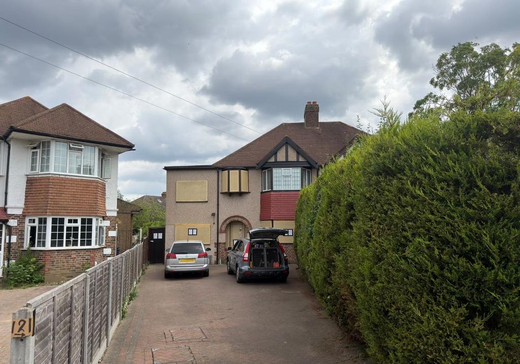 Driveway view, driveway