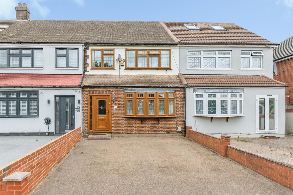 Detached house exterior, driveway