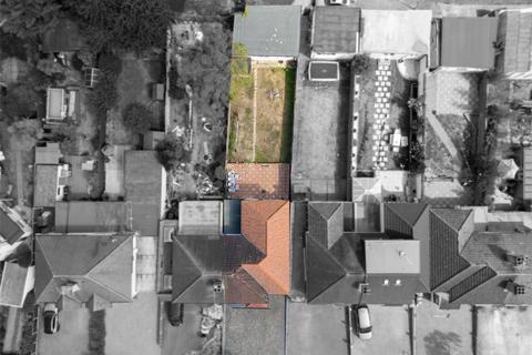 4 bedroom semi-detached house for sale, Valley Drive, Gravesend, Kent, DA12 5RR