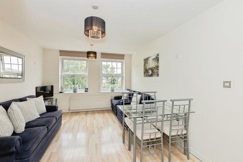 1 bedroom flat for sale, High Street, Ilford, IG6