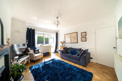 undefined, 84a Redlands Road, Penarth, The Vale Of Glamorgan. CF64 2WL