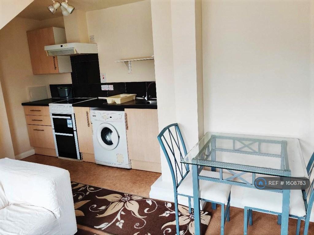Apartment in Reading, Spring Gardens, Coley - View 5