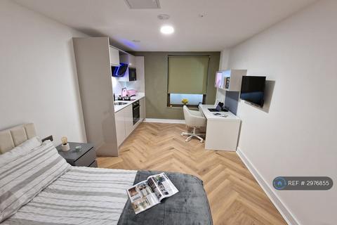 Studio to rent, Oldham Place, Liverpool, L1