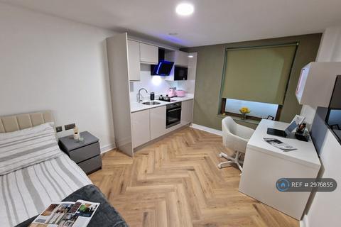 Studio to rent, Oldham Place, Liverpool, L1