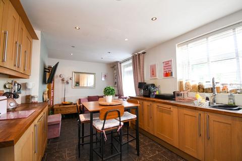 4 bedroom semi-detached house for sale, Somerset Road, Eccles, M30