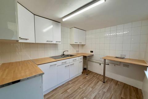 2 bedroom terraced house to rent, 24 Priory Street, Colchester CO1