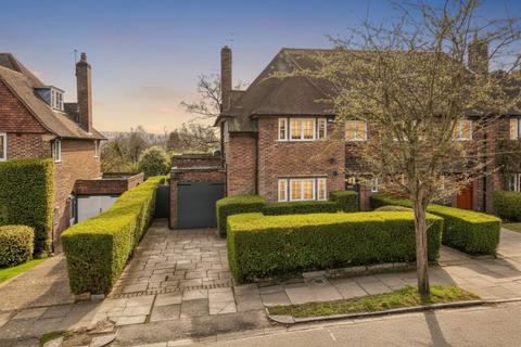 Brim Hill, Hampstead Garden Suburb, London, N2