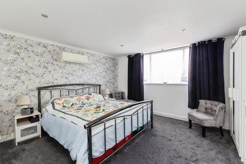 5 bedroom semi-detached house for sale, Woodside Road, Kingswood, Bristol