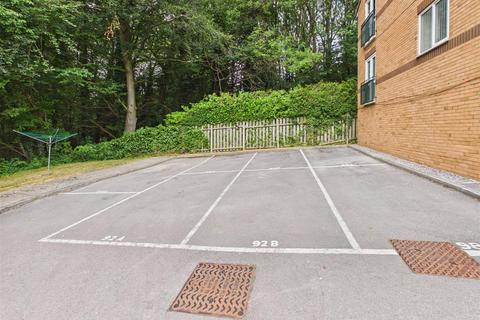 2 bedroom flat for sale, Snape Hill Crescent, Dronfield