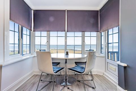 3 bedroom flat for sale, Palm Bay Avenue, Margate, Kent, CT9