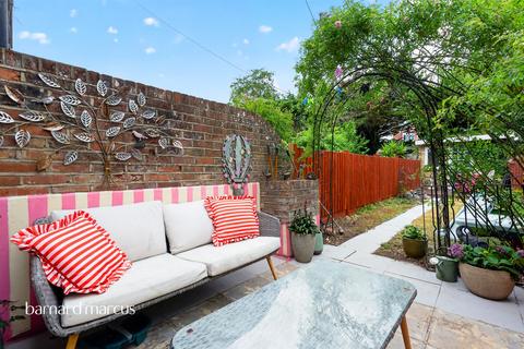 2 bedroom maisonette for sale, Tankerton Road, Surbiton
