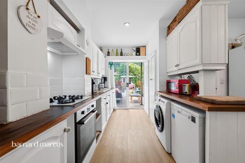 2 bedroom maisonette for sale, Tankerton Road, Surbiton