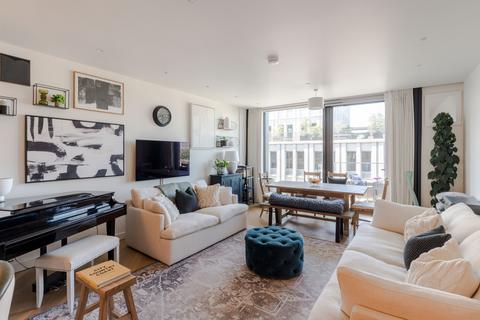 2 bedroom flat for sale, Wood Crescent, London