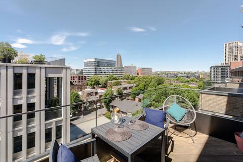 2 bedroom flat for sale, Wood Crescent, London