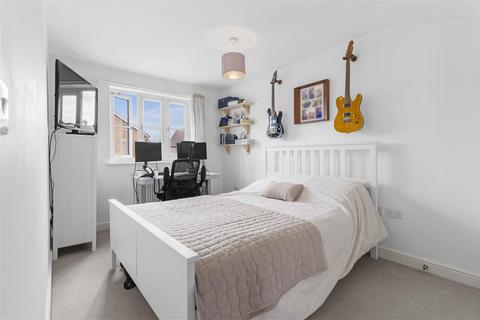 3 bedroom semi-detached house for sale, Lapwing View, Hailsham