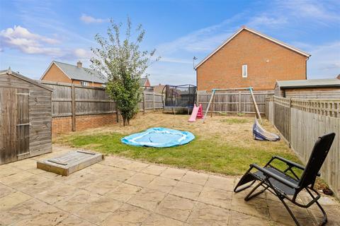 3 bedroom semi-detached house for sale, Lapwing View, Hailsham