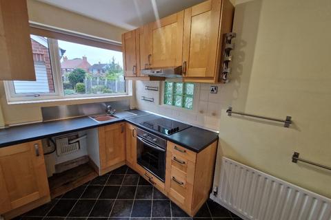 2 bedroom semi-detached house to rent, Nursery Crescent